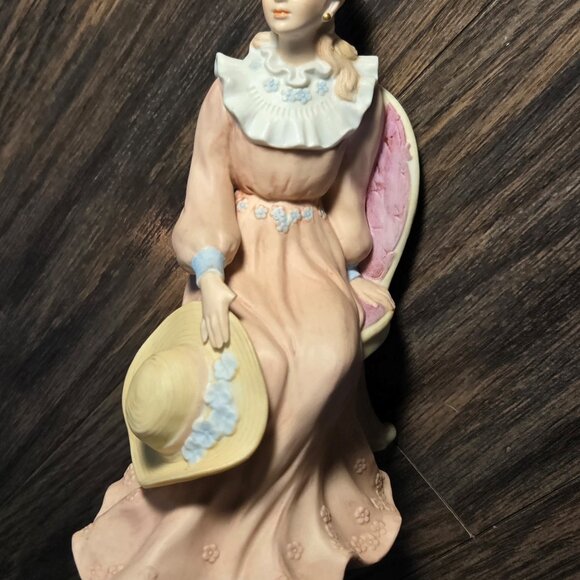 Vintage HOMCO Porcelain Victorian Lady Figurine, "Courtney's Dream" #1439 - Picture 1 of 9